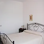 Andrea E Valentina فندق مبيت وإفطار ساريستو سوغليري